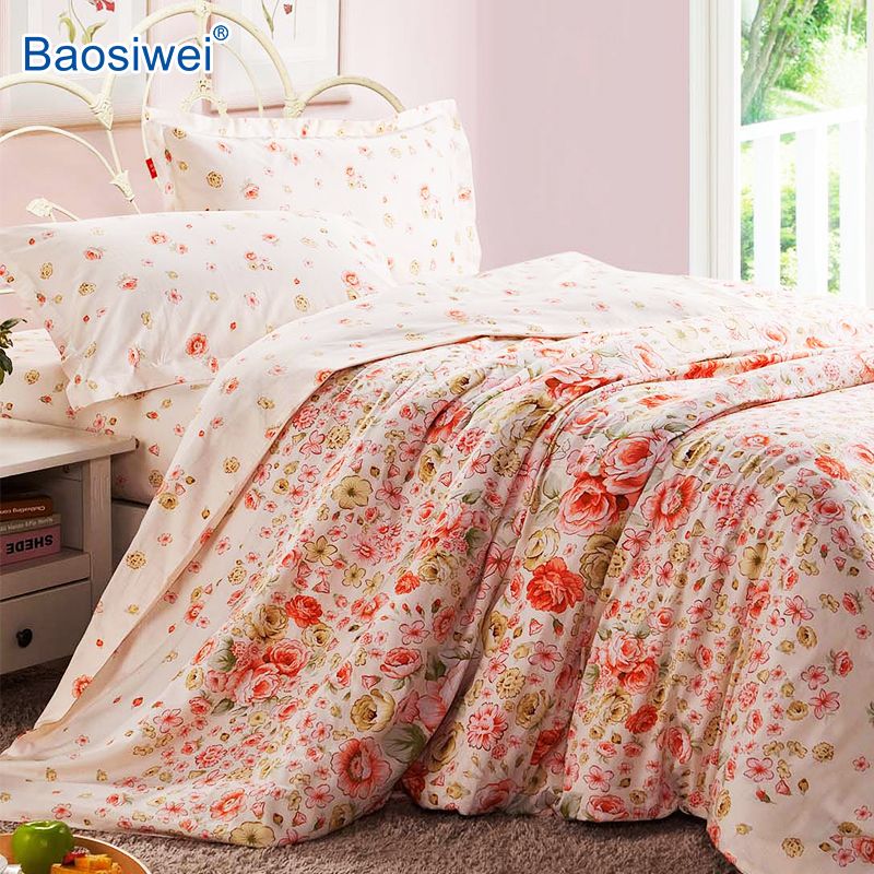 Floral pattern printed by Baosiwei printer applied on finished bedding set, showing vivid and clear print quality