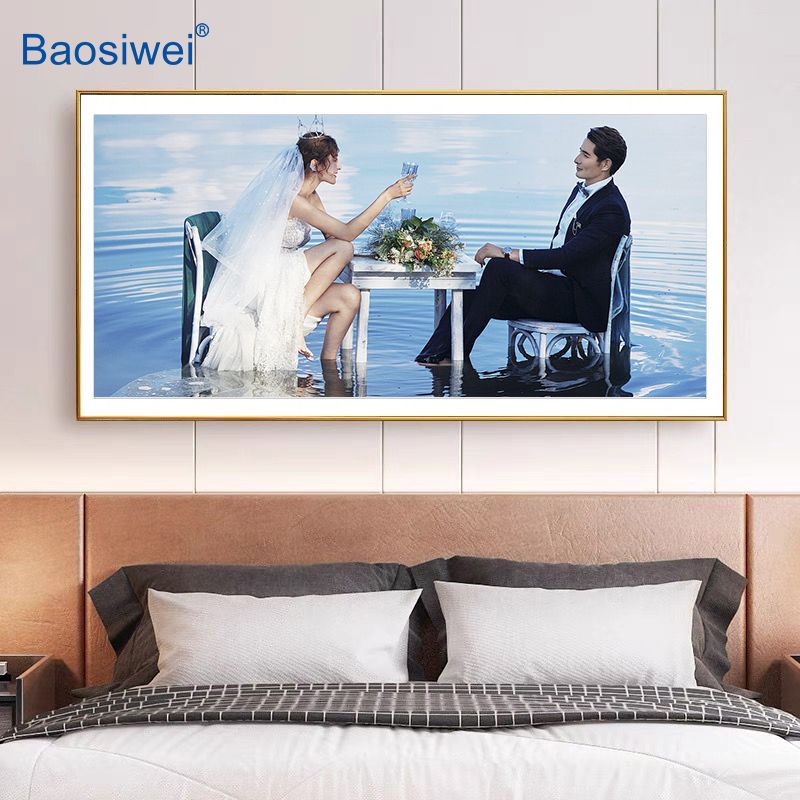 Baosiwei 1.8米弱溶剂写真机打印的灯箱广告画面,色彩饱和,具备防晒防水性能,适合公交站台和户外广告长期使用。