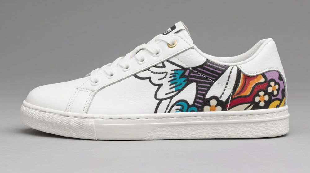 Colorful graphic printed on white leather sneaker using Baosiwei UV printer, featuring vivid colors and strong adhesion