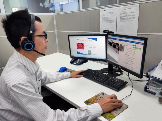 Baosiwei professional customer service team communicating with clients, offering high-quality service and solutions.