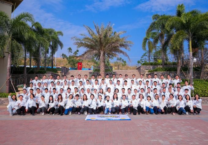 This is a group photo of all Baosiwei employees, showcasing our united spirit, proactive corporate culture, and strong team cohesion.
